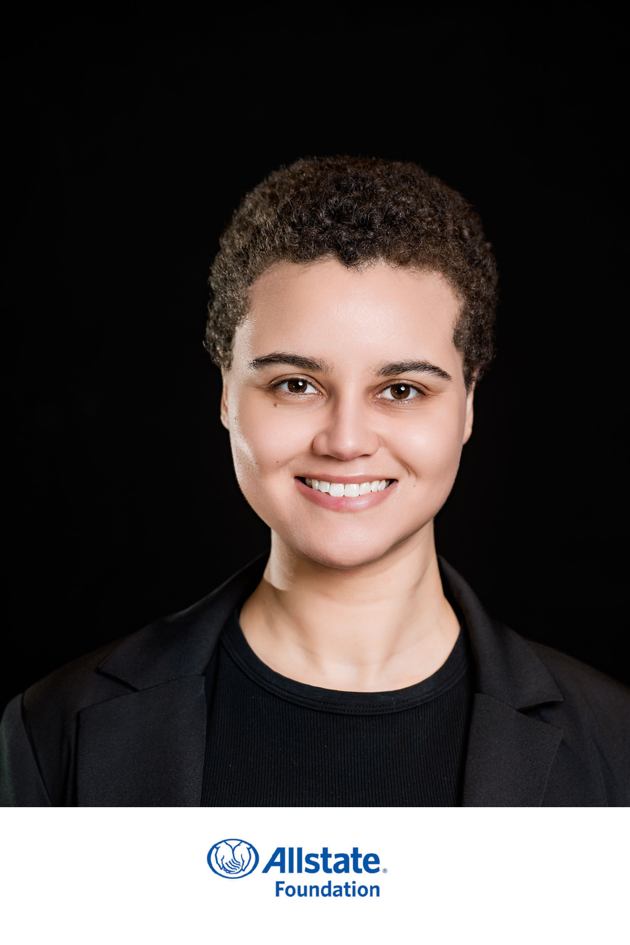 Branded conference headshot example 7 with event logo bar